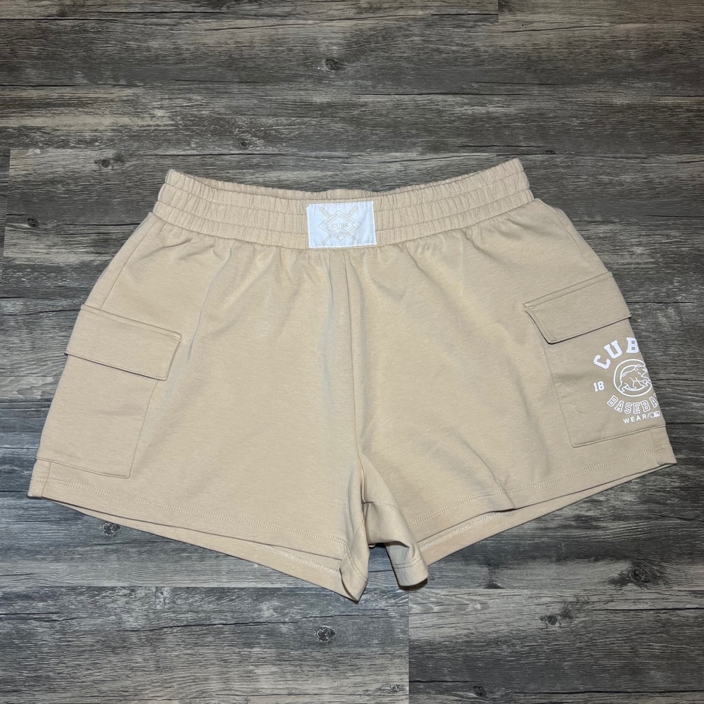 Chicago Cubs Wear by Erin Andrews Cargo Pocket Shorts Women's Large Beige MLB